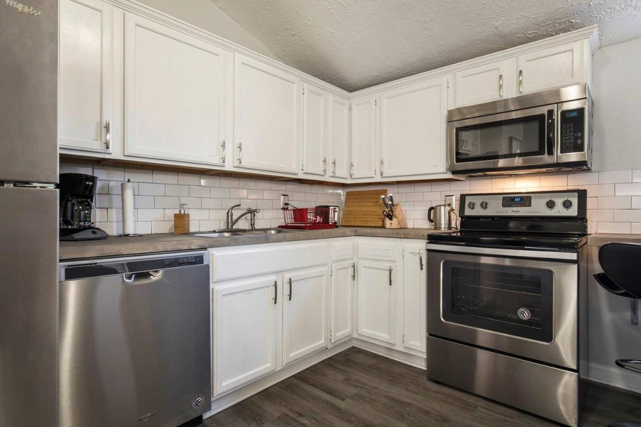 Louisville Dream House 4Br 2Ba By Cozysuites Exterior photo